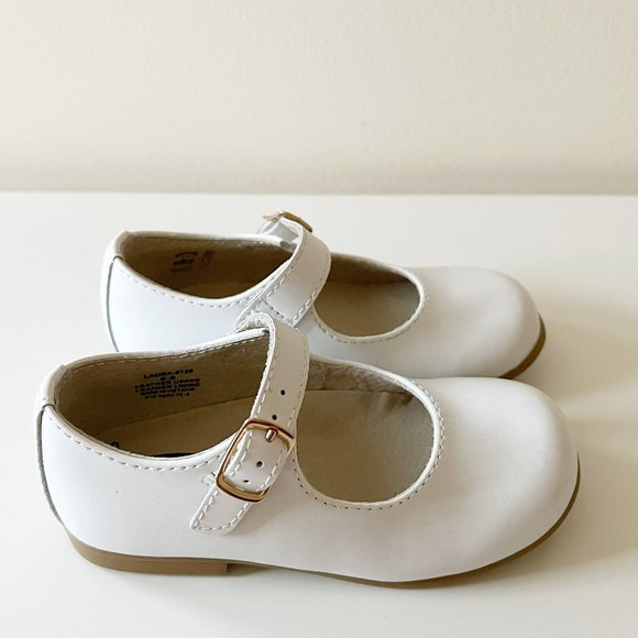 Toddler Girls FootMates White Leather Dres Shoes Gold Buckle Size 8 | Worn Once - Picture 1 of 8